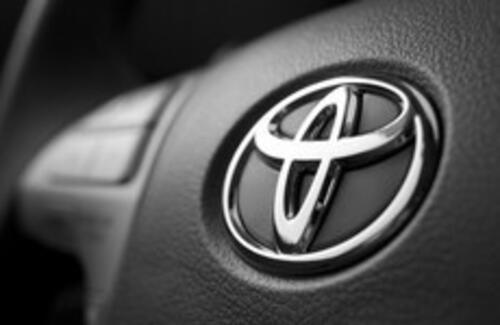 Toyota стала абсолютным лидером на мировом рынке