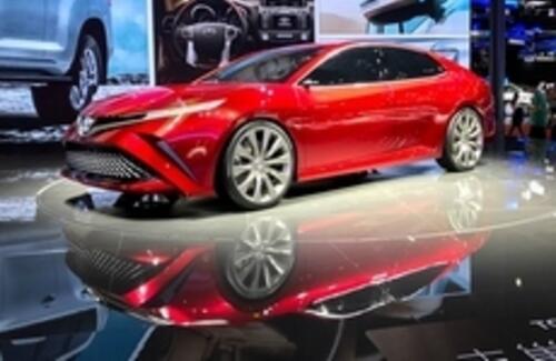 Toyota показала прототип новой Camry