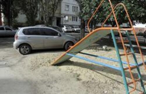 Парковать машины во дворах станет опасно