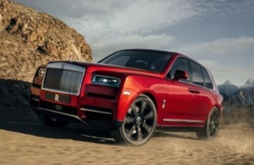 Rolls-Royce представила первый в истории марки внедорожник