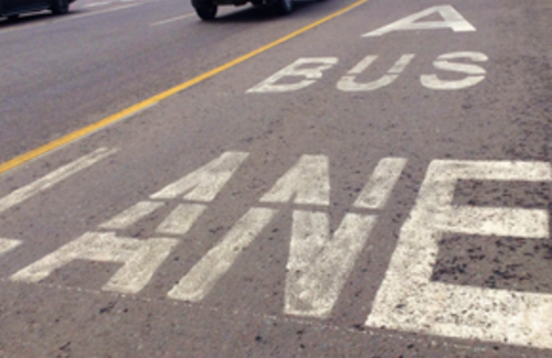 В столице ограничили скорость движения транспорта по выделенным полосам