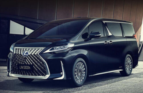 Lexus представила свой первый в истории минивэн