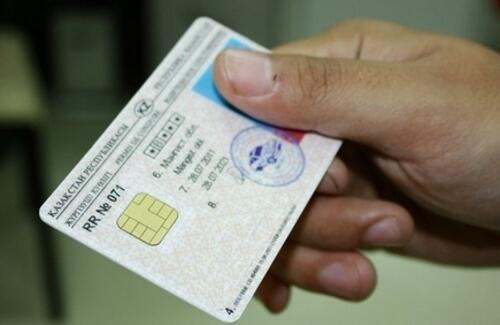 Казахстанцам разрешат использовать просроченные права