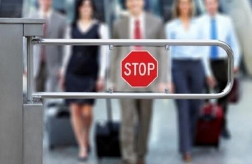 Предупреждать должников о запрете на выезд будут заранее