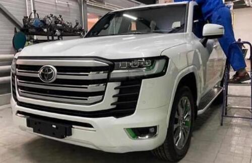 Новый Toyota Land Cruiser 300 представят через неделю