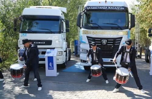 Новый KAMAZ казахстанской сборки презентовали в Нур-Султане